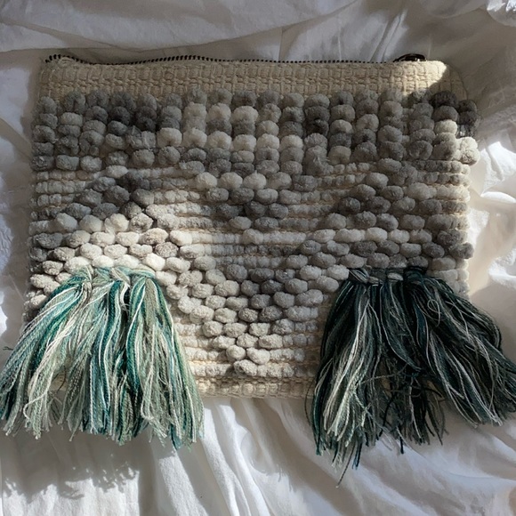 Universal Thread | Bags | Universal Thread Clutch Very Soft Yarn ...